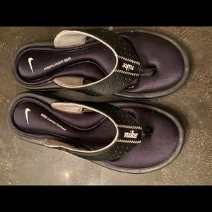 Nike flip flop size 6
